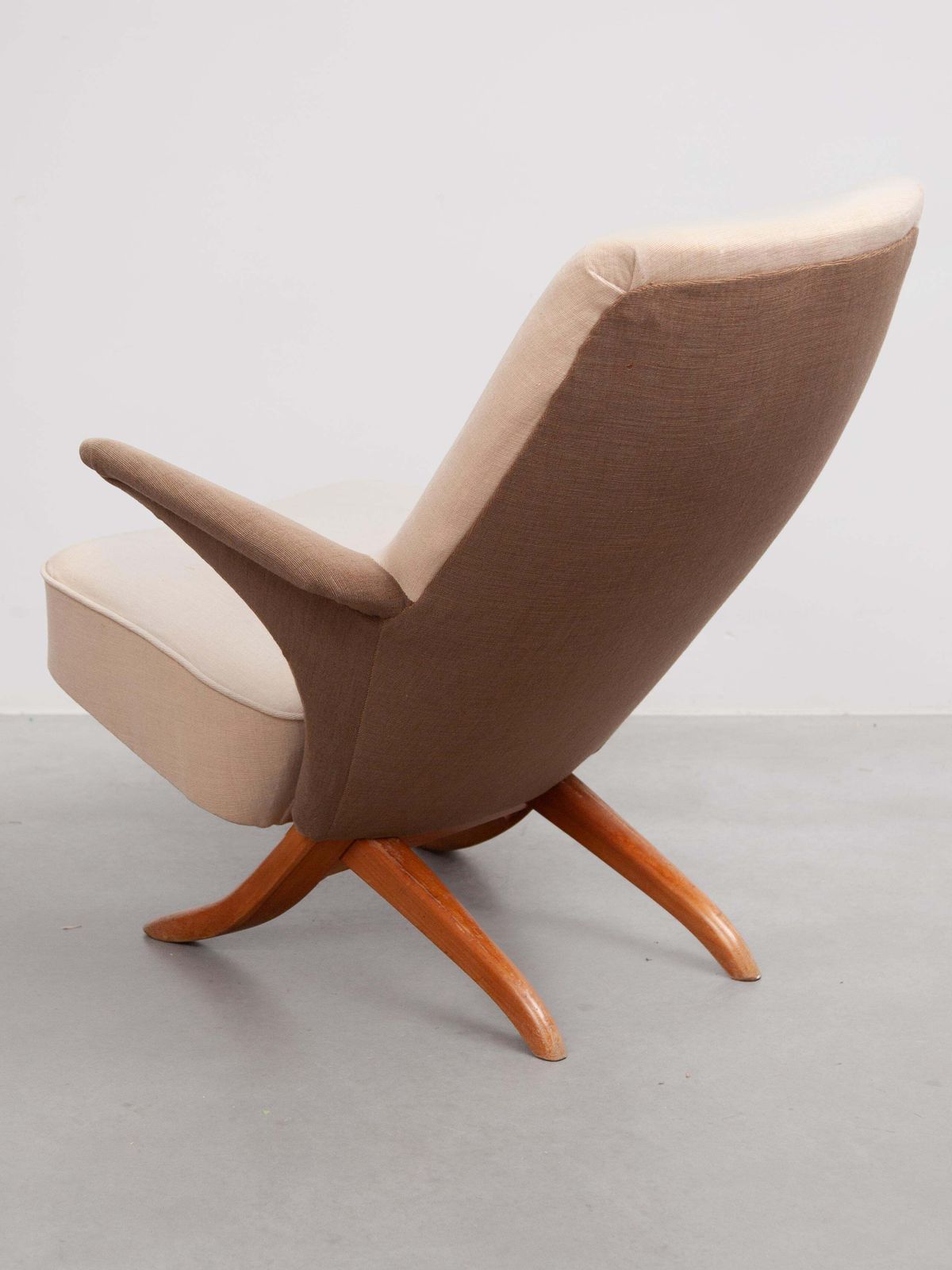 Penguin Lounge Arm Chair By Theo Ruth For Dutch Manufacturer Artifort photo vinterior