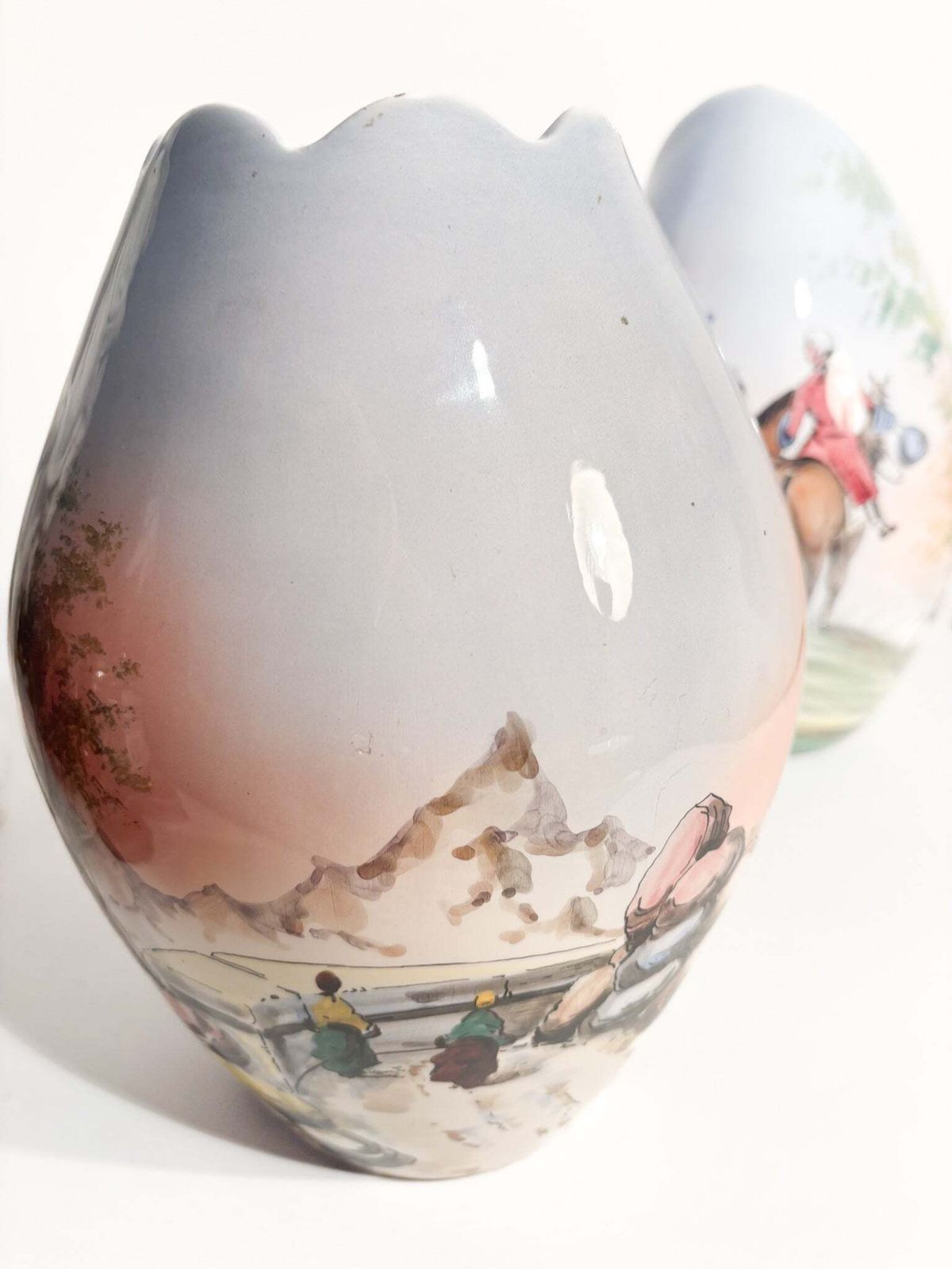 photo furniture Pair Of Vases In Hand Painted Castelli Ceramics From The 1950s