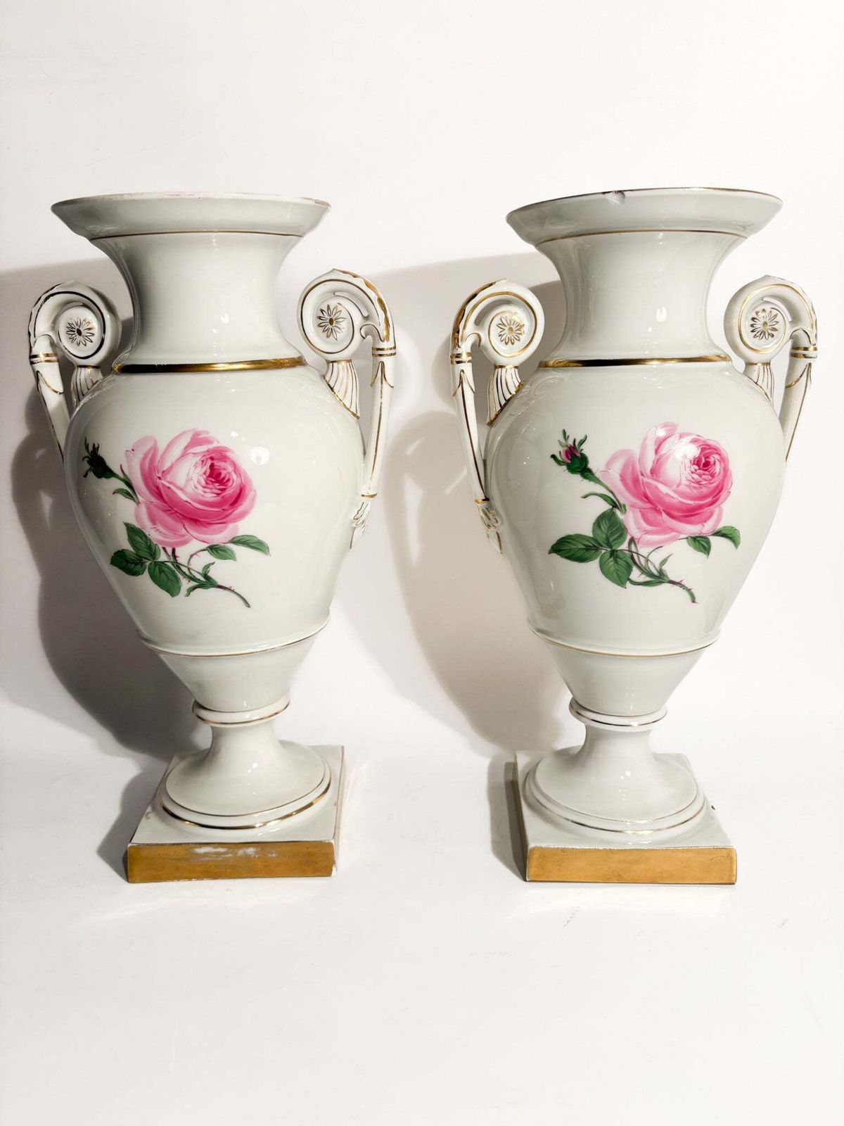 Pair Of Amphora Vases In Meissen Porcelain Red Rose Early 1900s