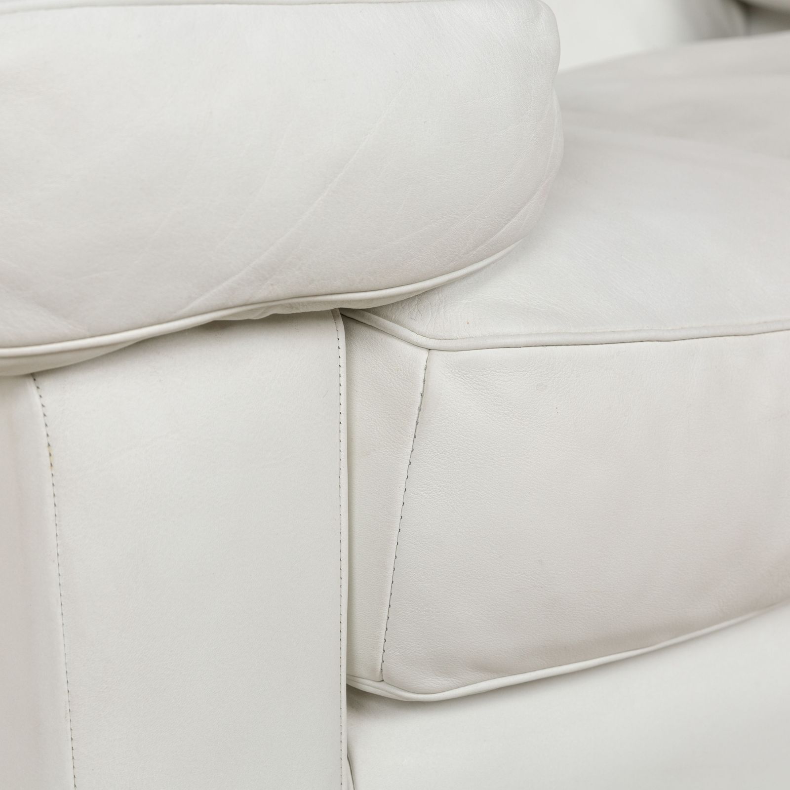 Fauteuil Poltrona Frau Petronio en cuir blanc photo Mobilier