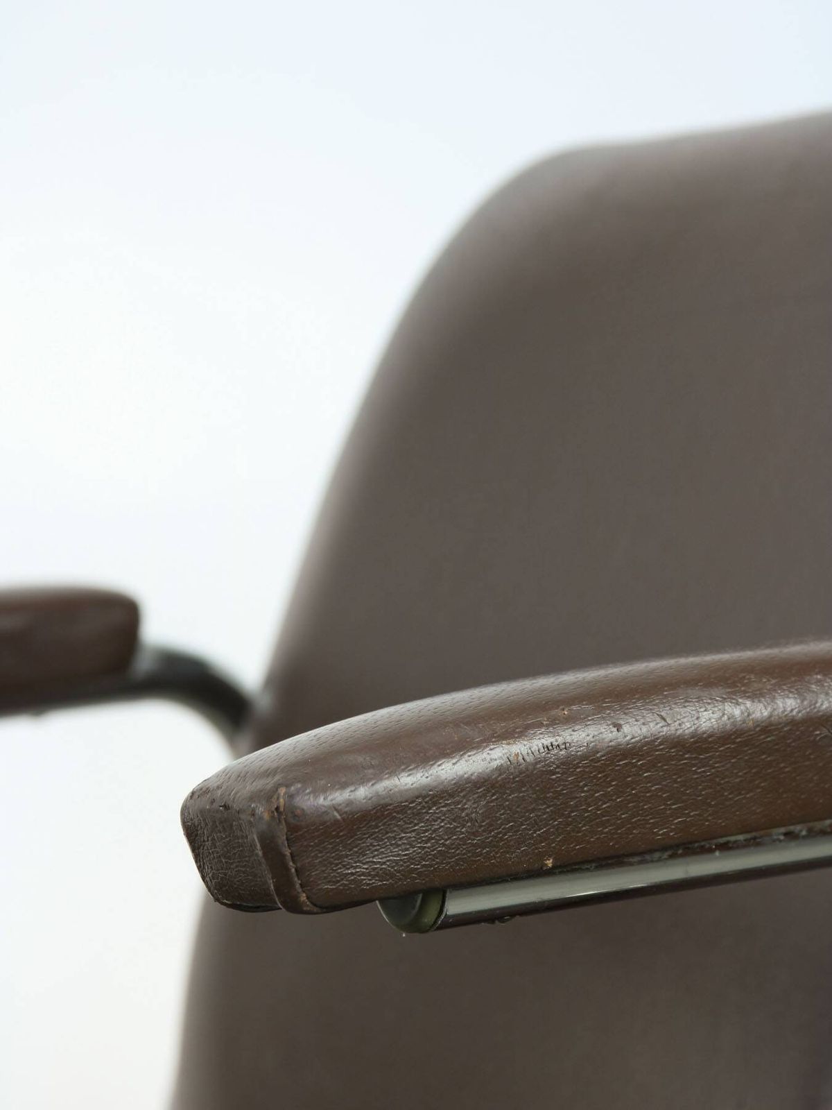 Mid Century Italian Brown Leather Swivel Chair photo vintage