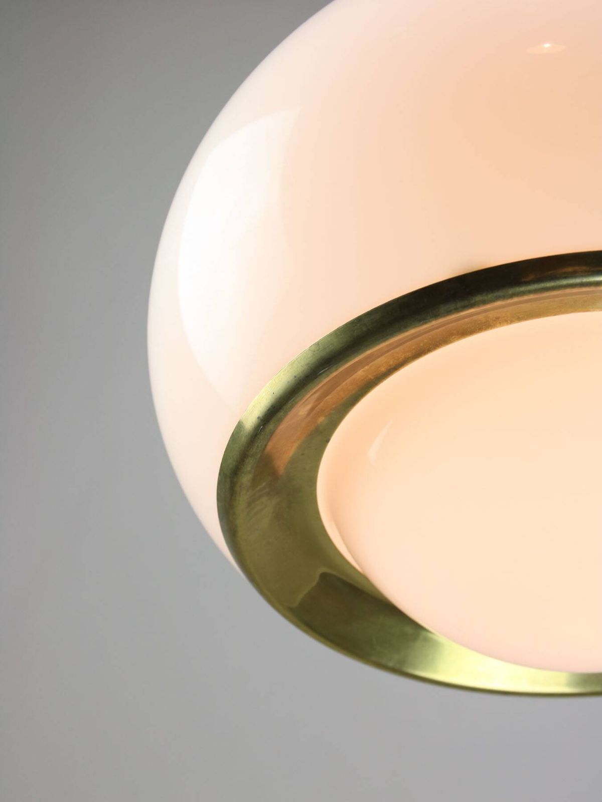 Rare White And Gold Bud Lamp By Luigi Massoni For Guzzini, 1960 photo furniture