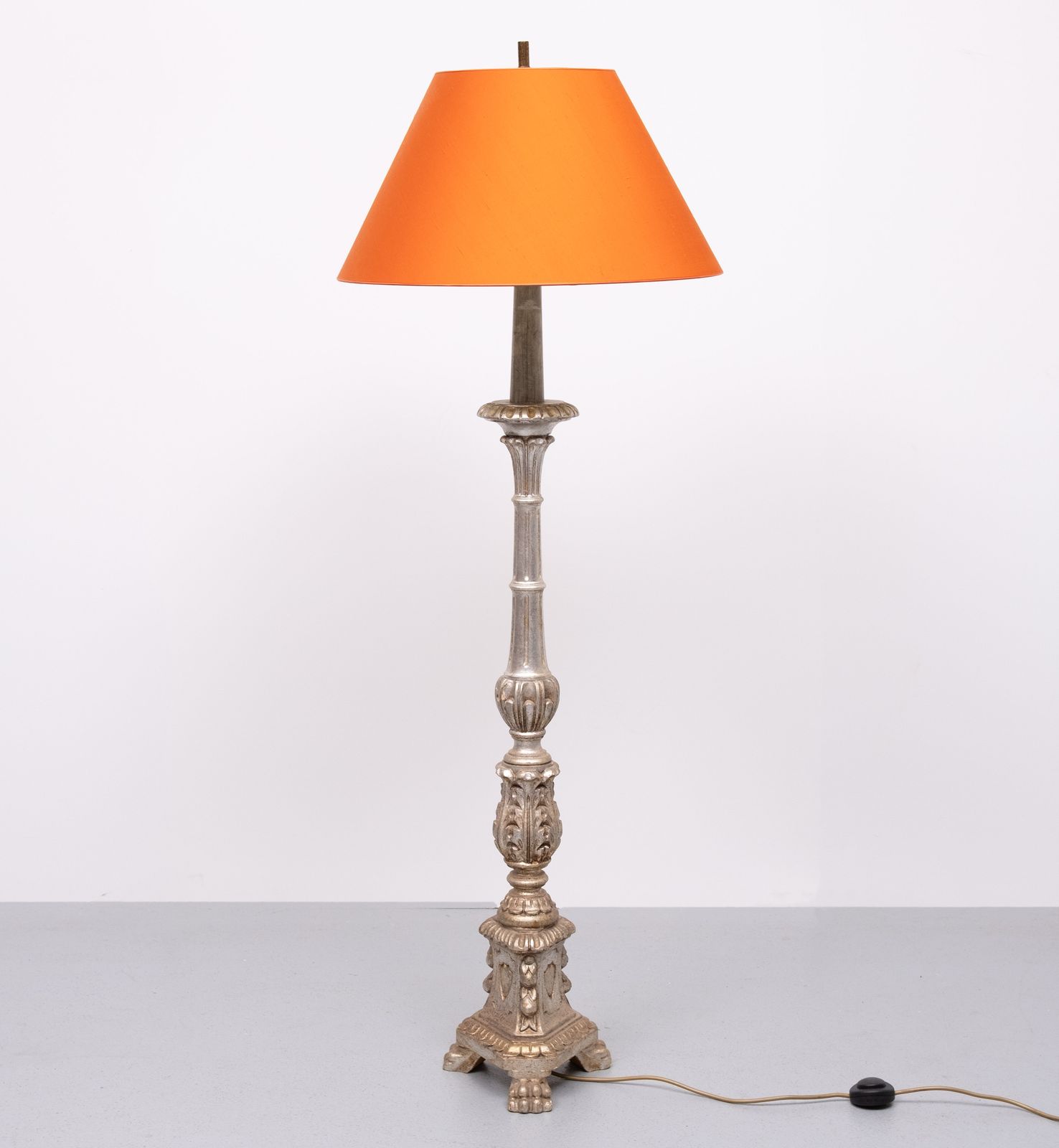 Italian Baroque Carved Wooden Floor Lamp 1970s