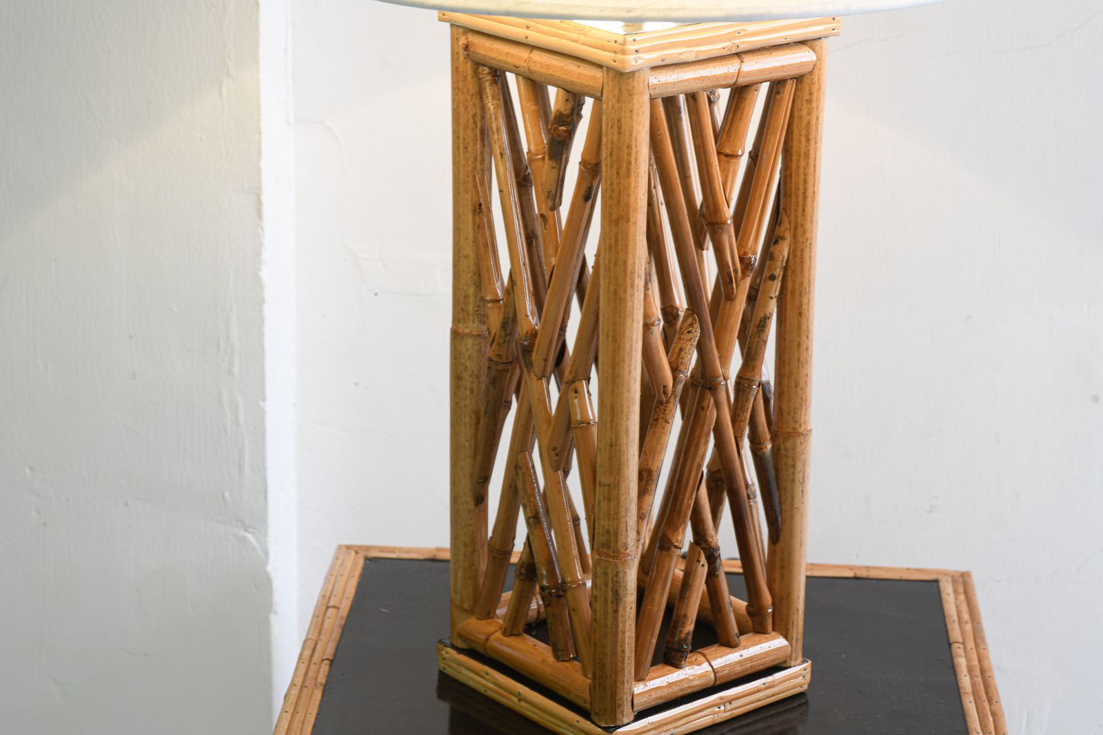 photo furniture Chippendale Style Lattice Rattan Bamboo Table Lamp