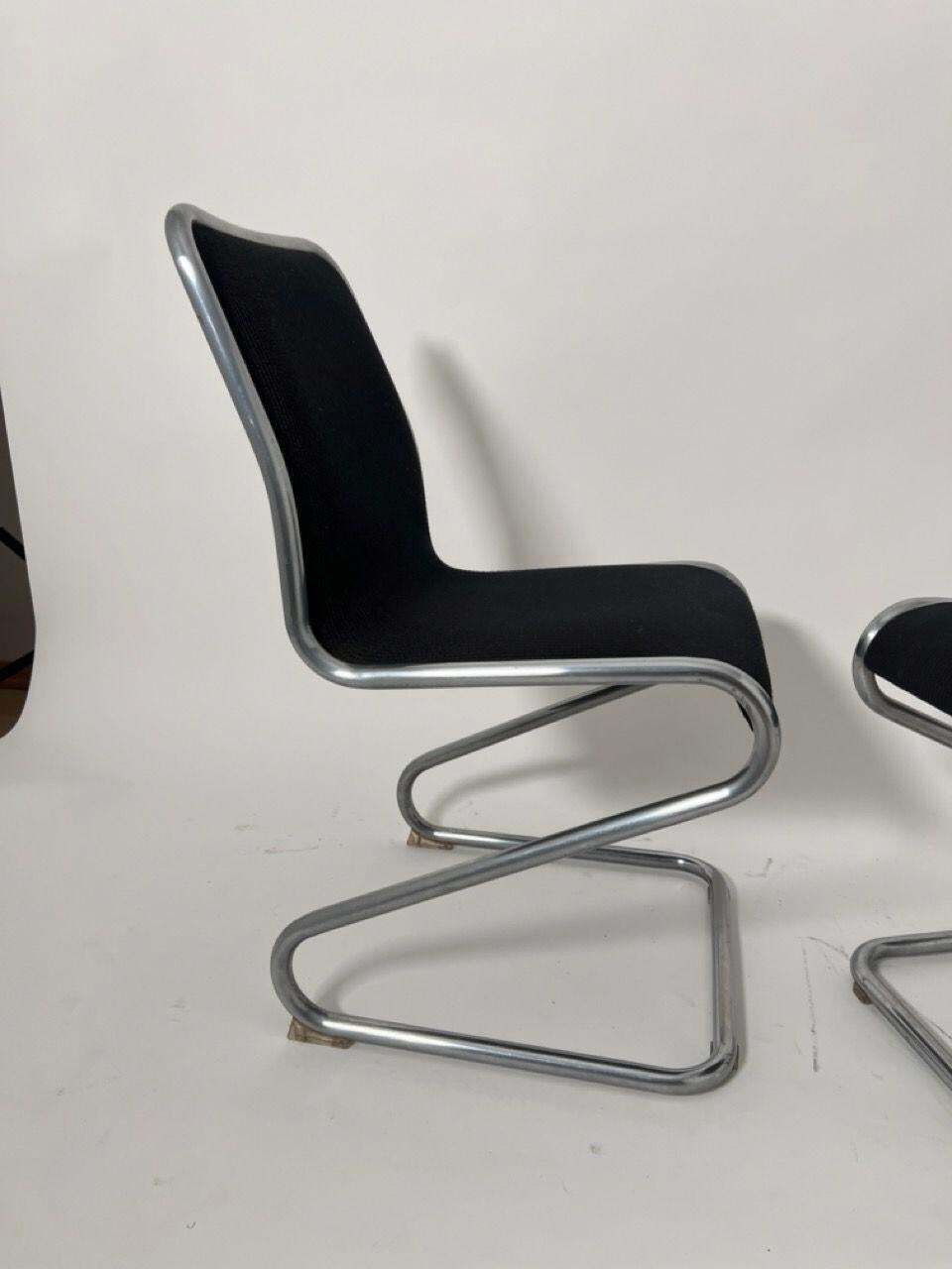 photo vinterior Pair Of Cantilever Z Chairs, Steeltube And Black Fabric, Italy Circa 1970