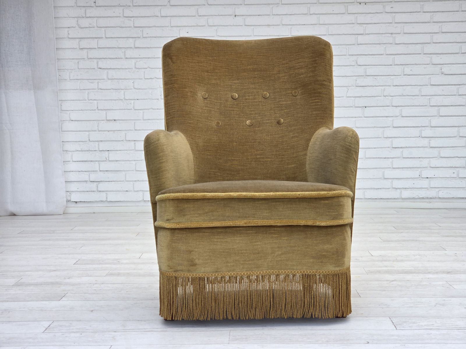 Ca. Jaren 1970, Deense Fauteuil Met Hoge Rug, Lichtgroen Meubelvelours, Beukenhout. photo 1090.0