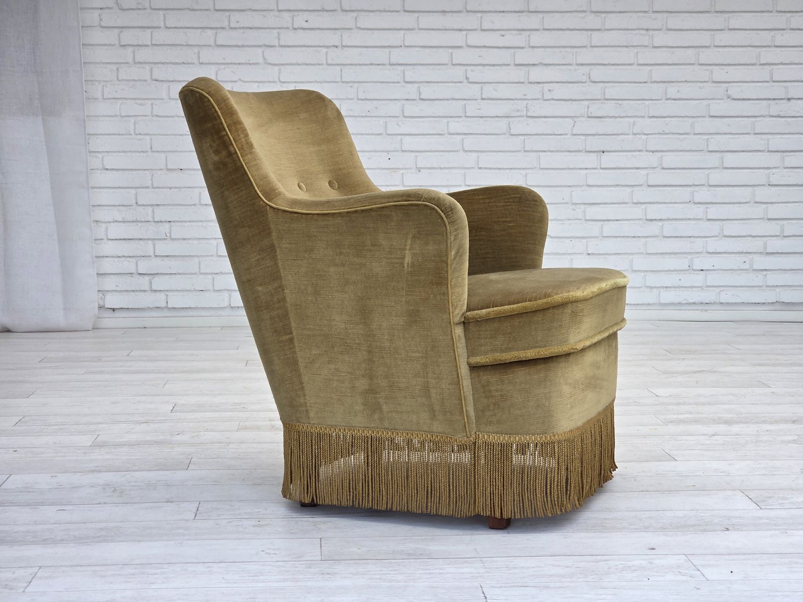 Deense Loungestoel, Ca. Jaren 1970, Lichtgroen Meubelvelours, Beukenhout. photo Meubels