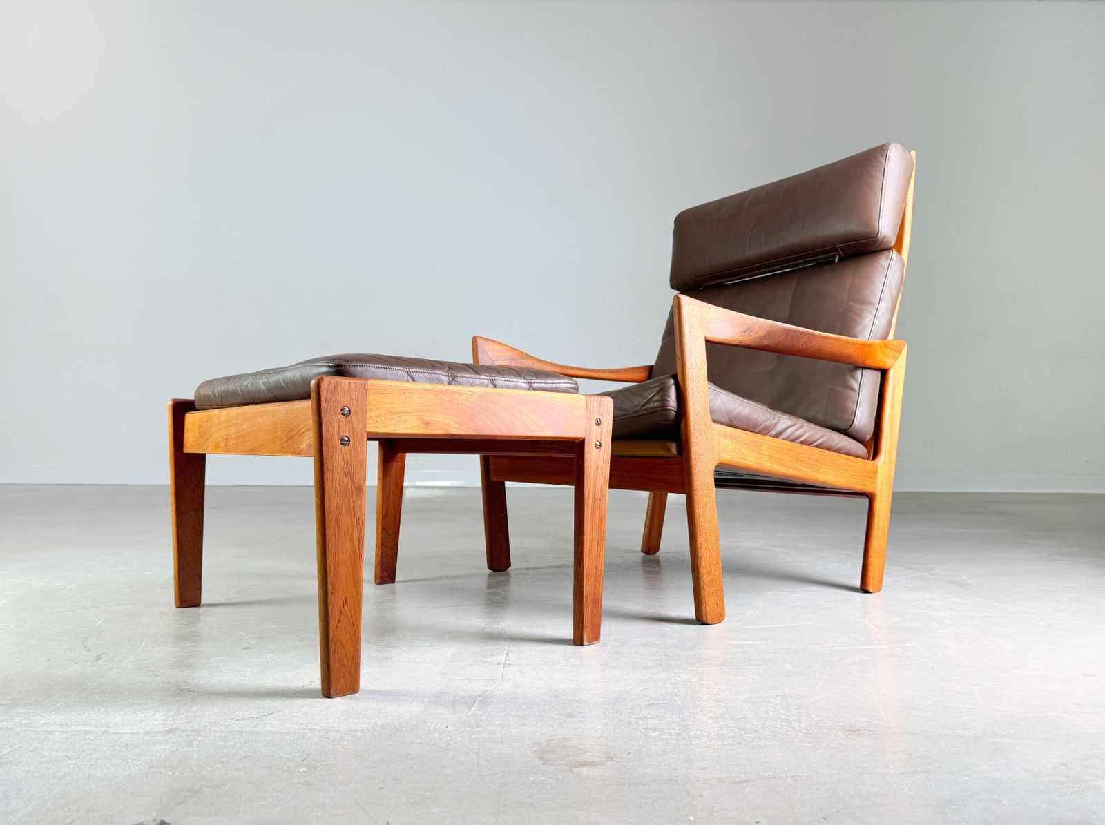 Midcentury Armchair Niels Eilersen Illum Wikkelsø High Back Ottoman photo Furniture
