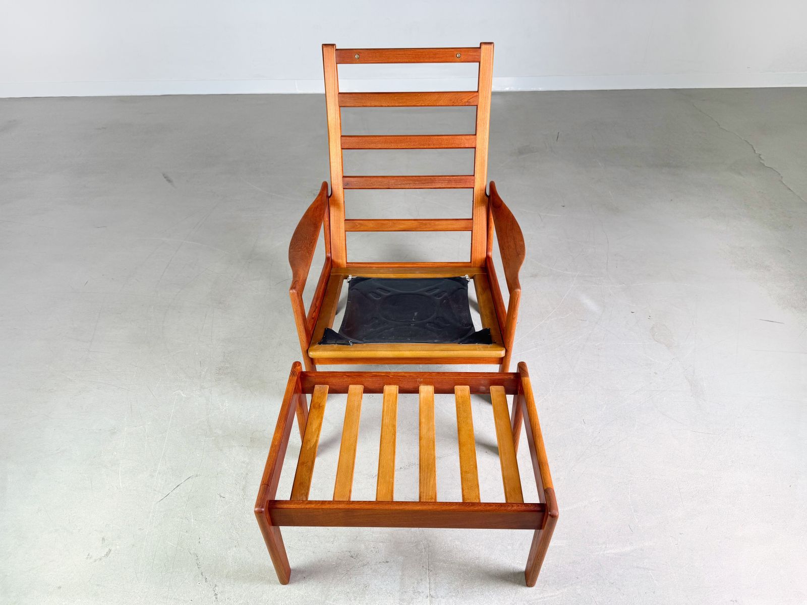 Midcentury Armchair Niels Eilersen Illum Wikkelsø High Back Ottoman photo 1150.0