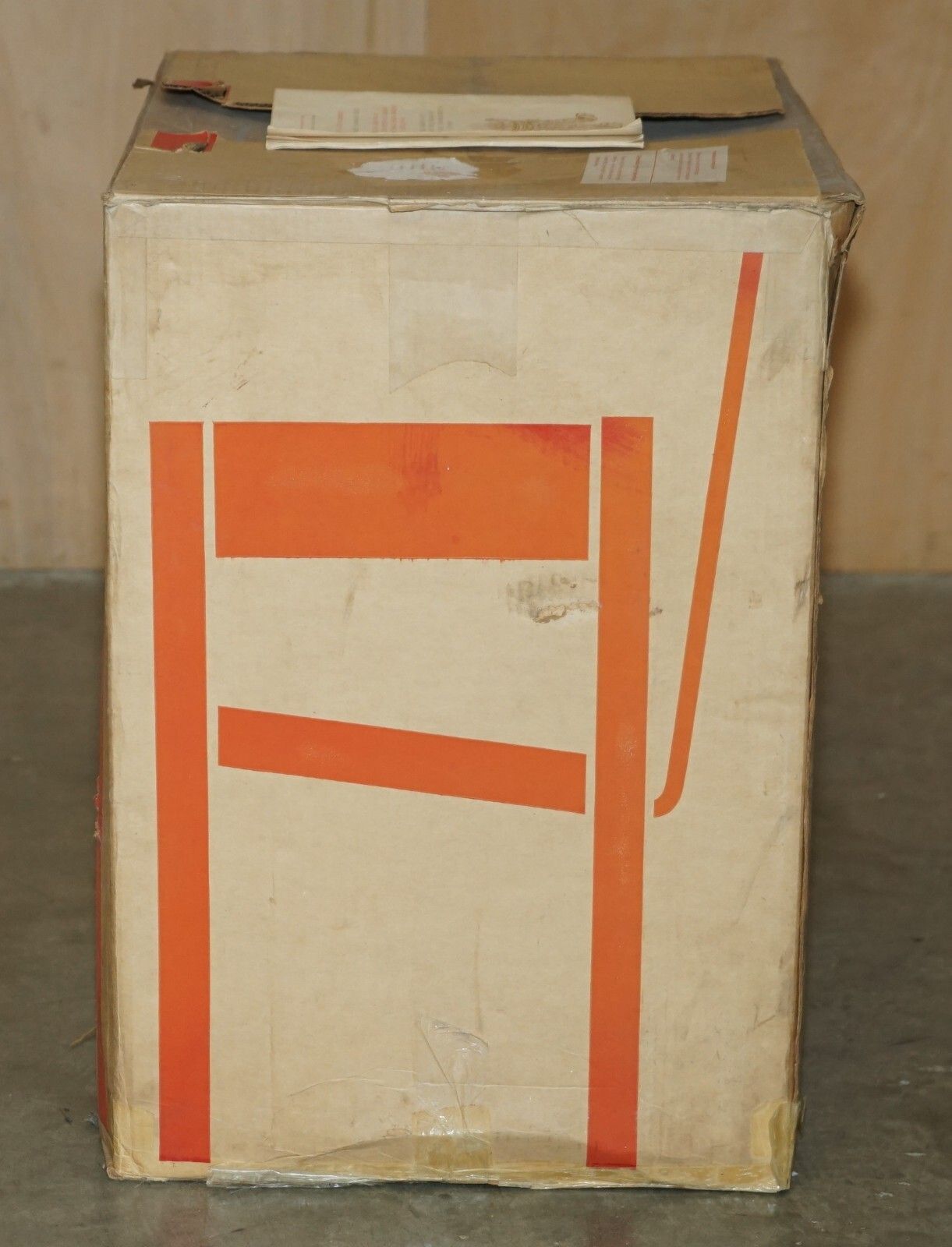 photo vintage Last Of Its Kind Brand New In The Box 1969 Prince Charles Investiture Armchair