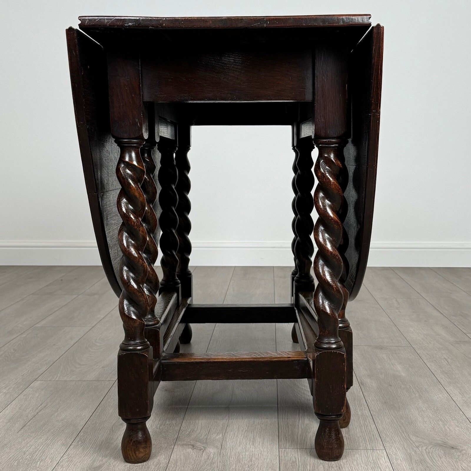 Antique 20th Century Oak Gate Leg Table Of Good Quality photo vintage