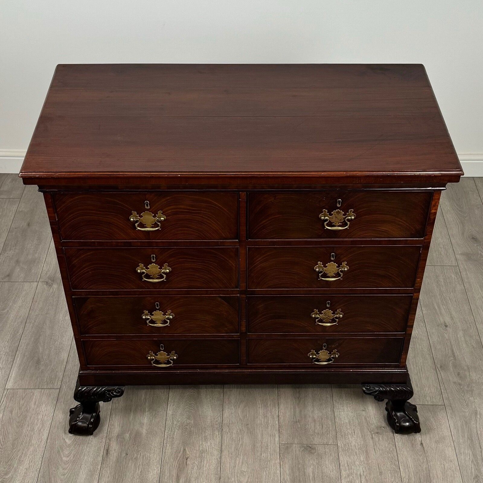 photo furniture Antique 19th Century Irish Chest Of Drawers In Mahogany