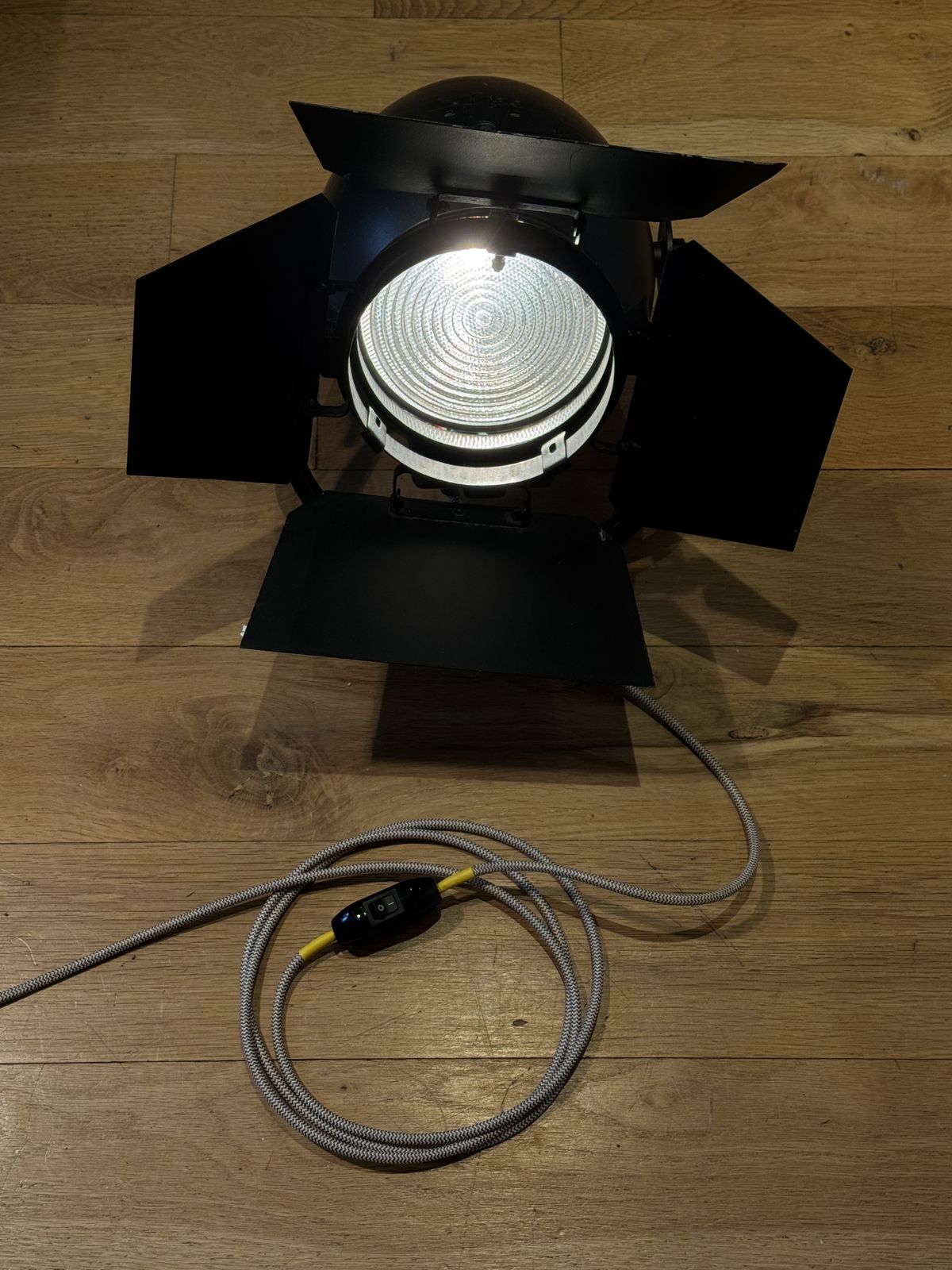 Home Decor Renovated Strand Electric Patt 123 Fresnel Theatre Light, Rewired For E27 Bulb photo