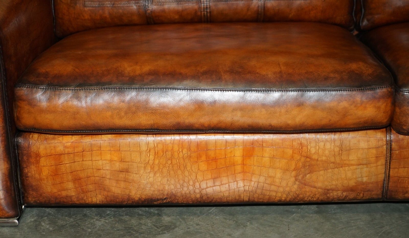 photo vinterior Rare Equestrian Embossed Fendi Crocodile Alligator Leather Patina Hand Dyed Sofa