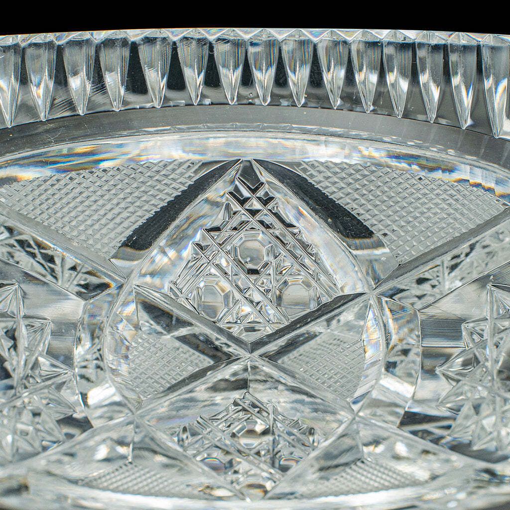 photo furniture Vintage Centrepiece Fruit Bowl, English, Cut Crystal Glass, Decor, Serving Dish