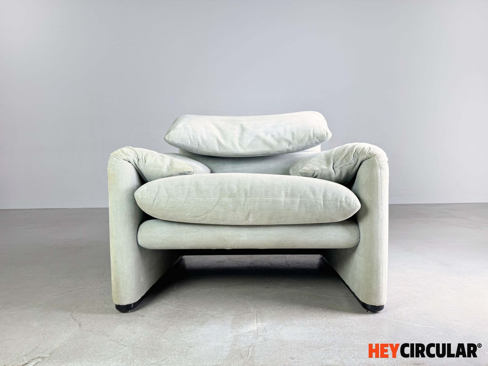 Original Cassina Maralunga Armchair Vico Magistretti Fabric Turquoise photo for sale