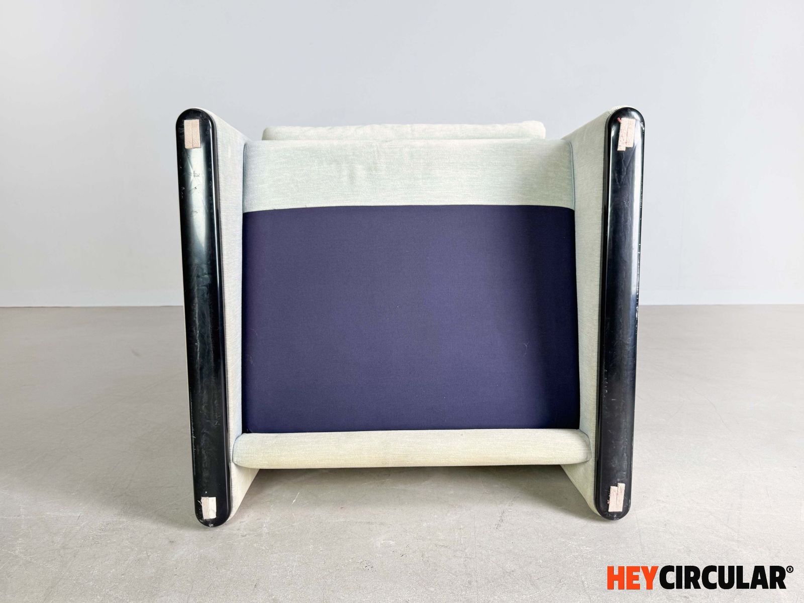 890.0 Cassina Maralunga fauteuil – Vico Magistretti – stof turquoise photo