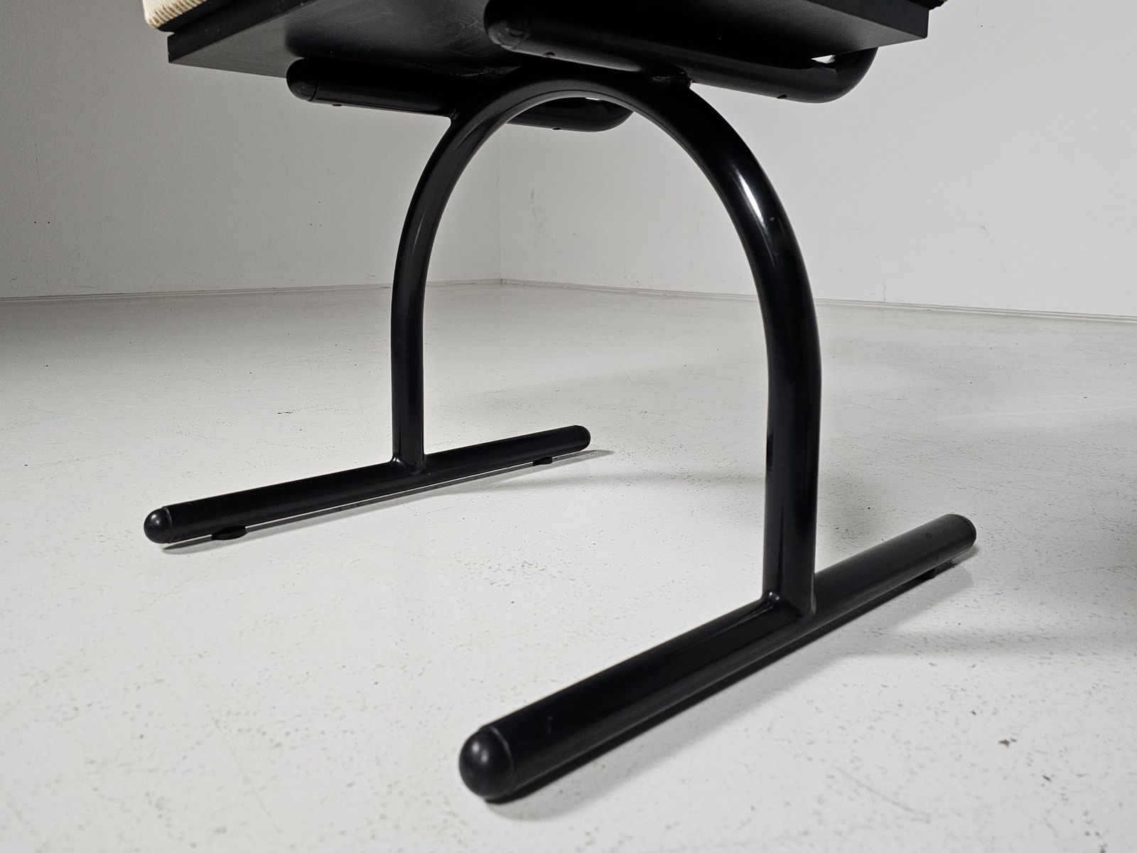photo vinterior Set Of 8 Memphis Style Chairs Attributed To Saporiti, Italy, 1980s
