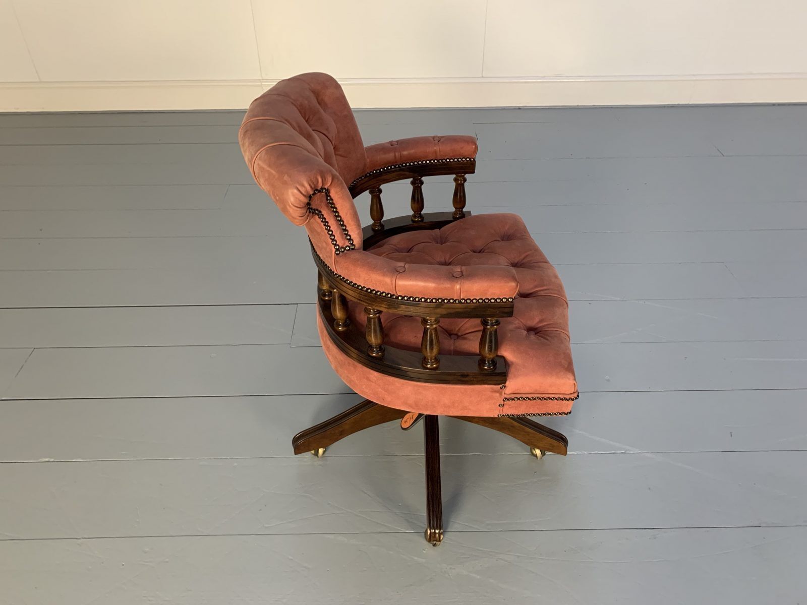 George Smith “Captain’s” Swivel Office Chair Armchair – In Pink Leather photo vintage