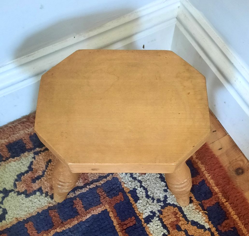 Vintage Country Elm Small Milking Stool Turned Legs Plant Stand photo furniture