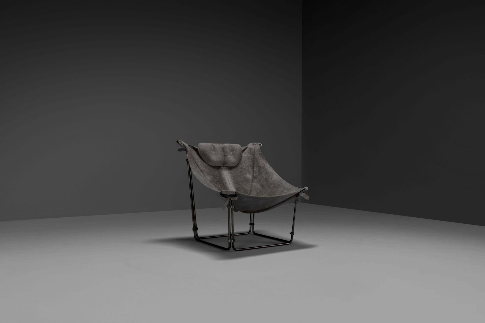 ‘Buffalo’ Lounge Chair In Cow Hide And Steel By Kwok Hoi Chan, France 1969 photo for sale