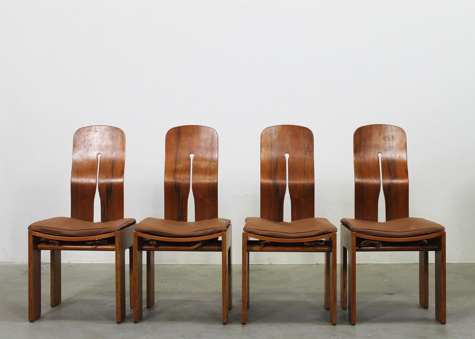 Carlo Scarpa Set Of Four 1934 756 In Wood With Leather Cushion By Bernini 1977 photo for sale