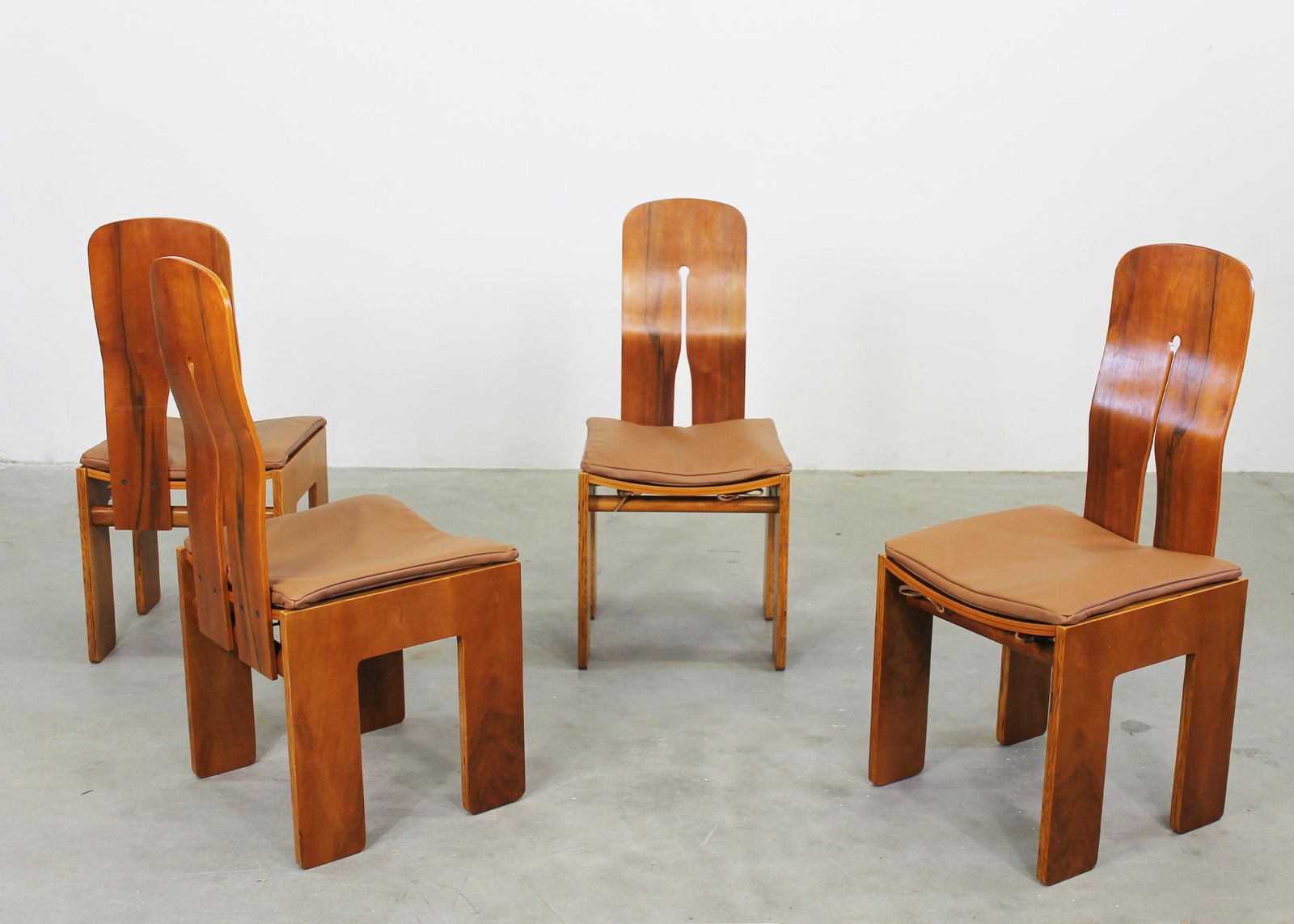 Carlo Scarpa Set Of Four 1934 756 In Wood With Leather Cushion By Bernini 1977 photo vinterior