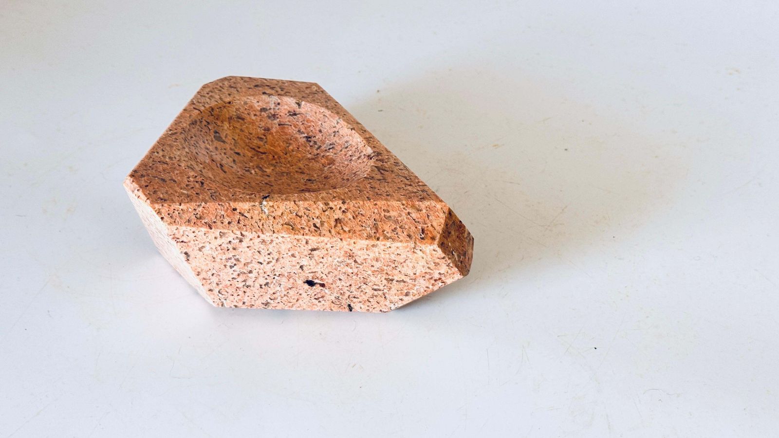 photo vinterior Heavy Art Deco Ashtray, 1930s, Straight Lines Inspired By Bauhaus Pink Marble