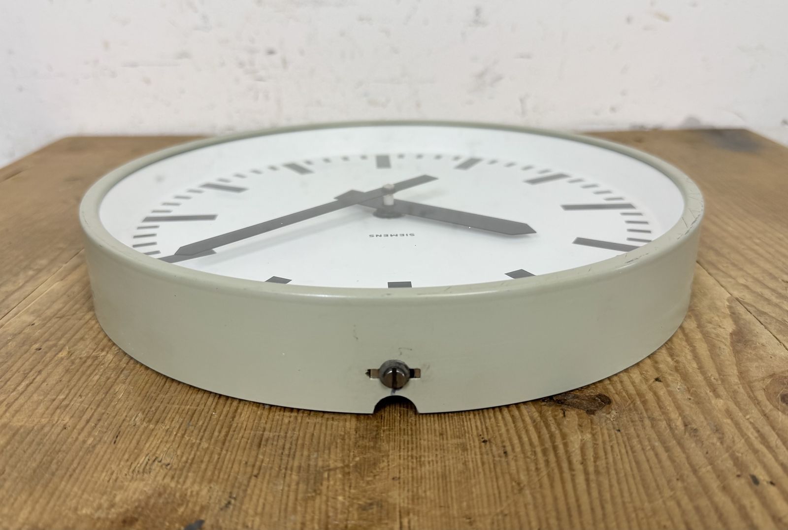 photo vintage Grey Industrial Factory Wall Clock From Siemens, 1970s