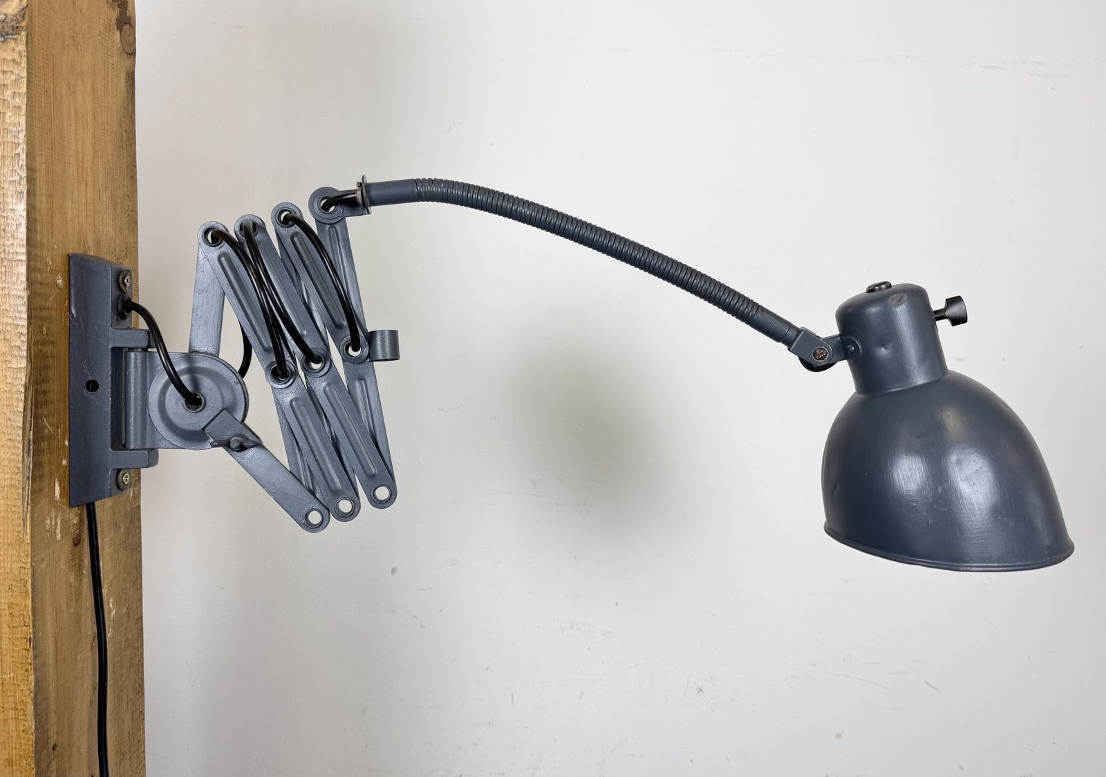 Grey Painted Industrial Scissor Wall Lamp, 1960s photo vintage