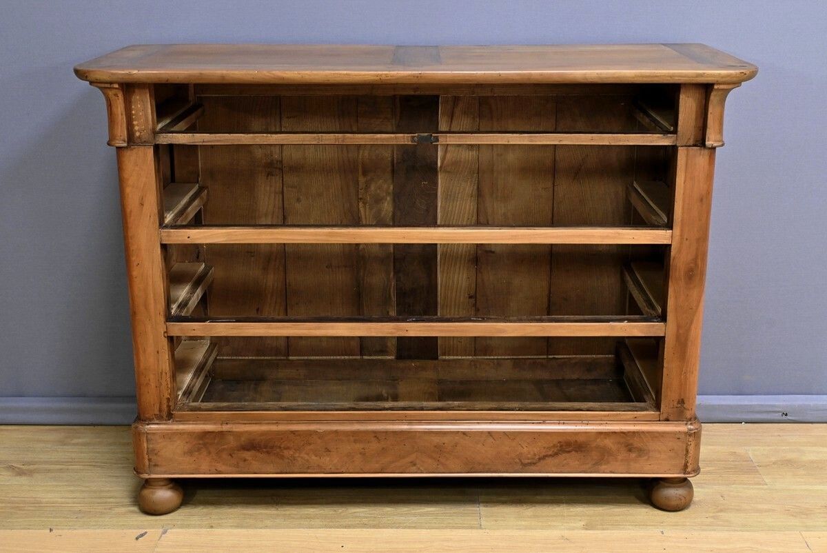 photo vinterior Cherrywood Chest Of Drawers, Restoration Period – Early 19th Century