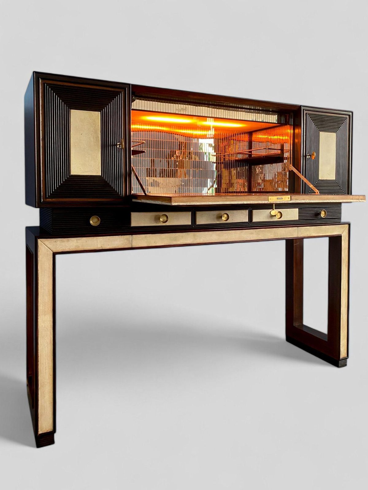 photo vintage Italian Art Deco Parchment Cabinet Bar Attributed To Osvaldo Borsani, 1940s