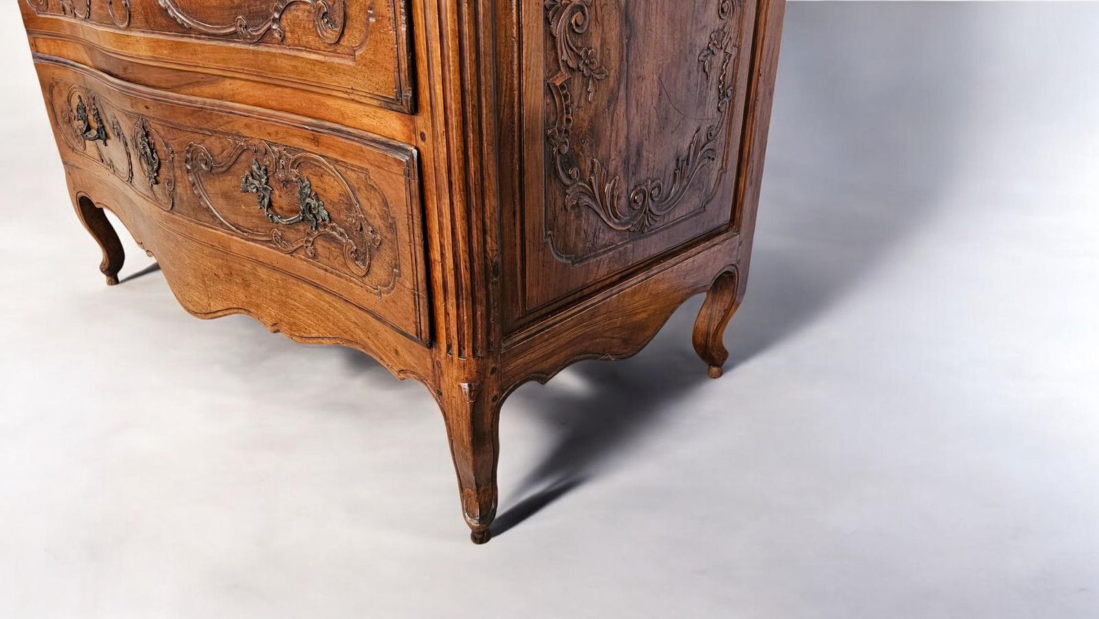 Italian Antique Luigi XV Chest Of Drawers In Solid Walnut, 1750s photo vintage