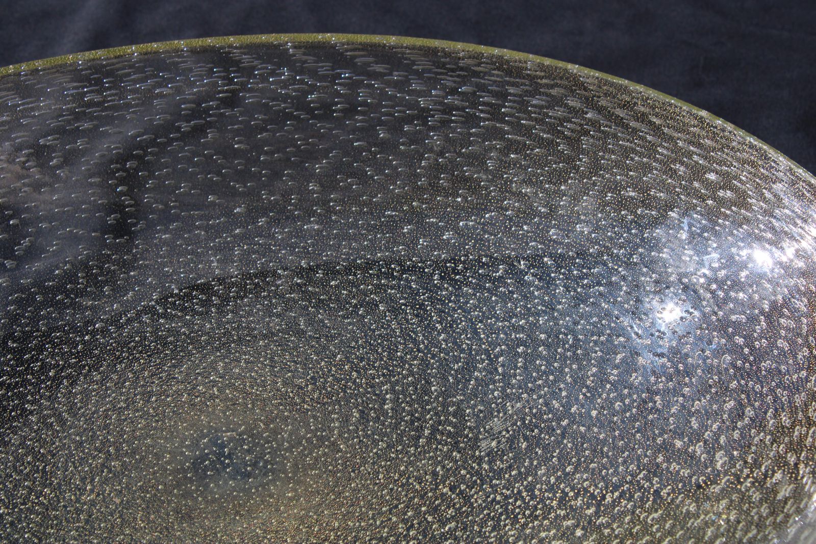 Seguso Large Oval Concave Plate With Bubbles And Gold Dust 1950s Great Quality photo for sale