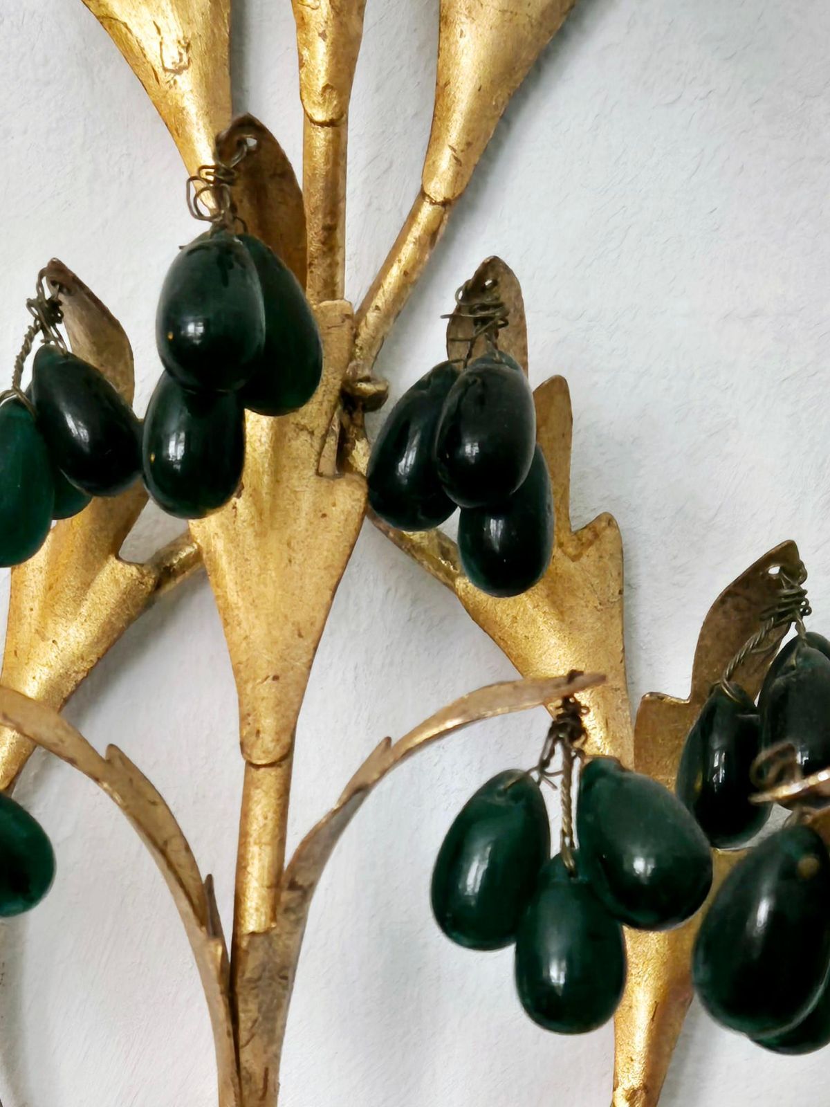 photo for sale Wall Lights, Gilted Metal With Green Glass Drops, Italien Mid 1900s Regency