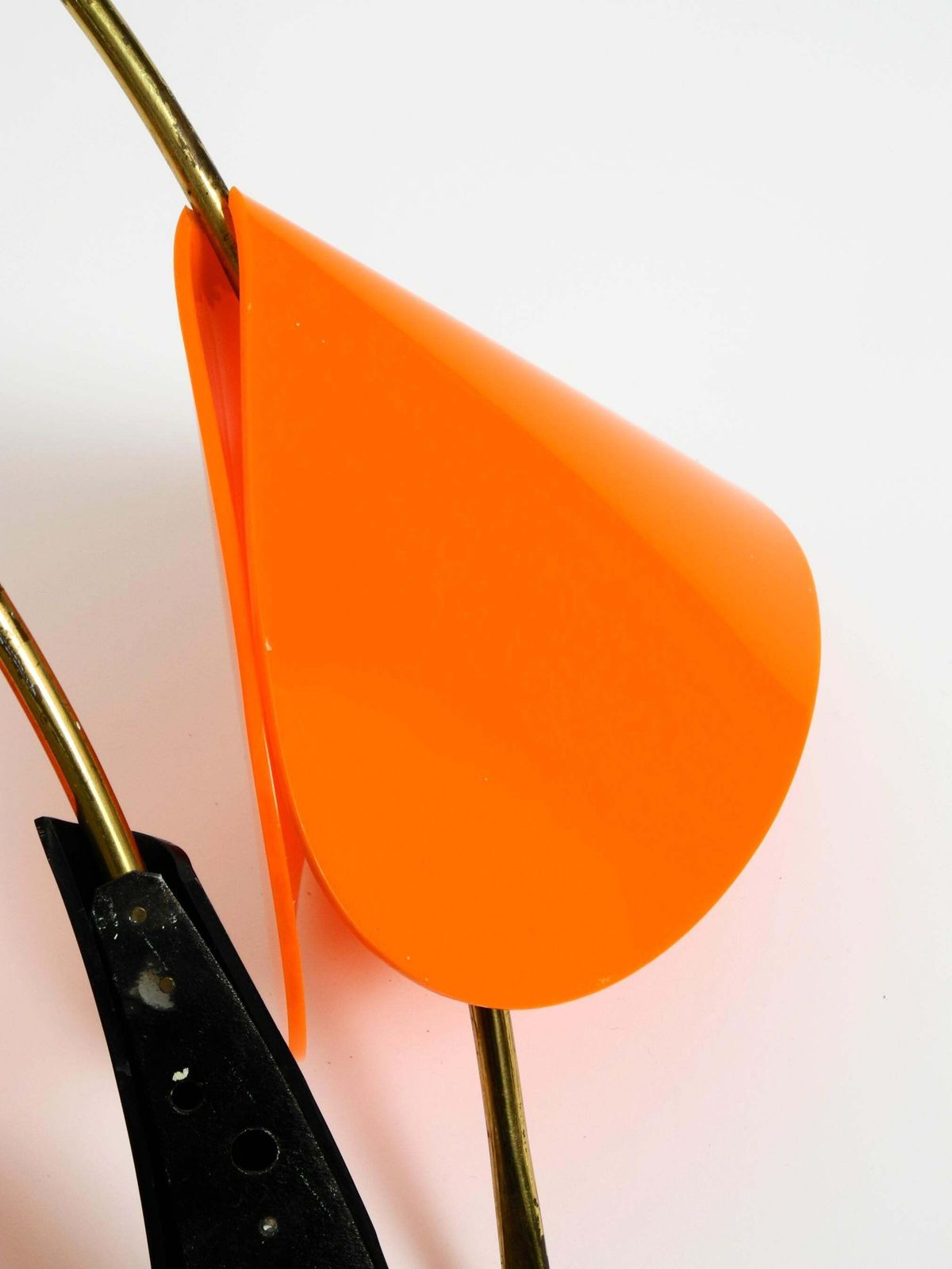 photo vintage Large Italian Mid Century Brass Wall Lamp With Orange Acrylic Glass Shades