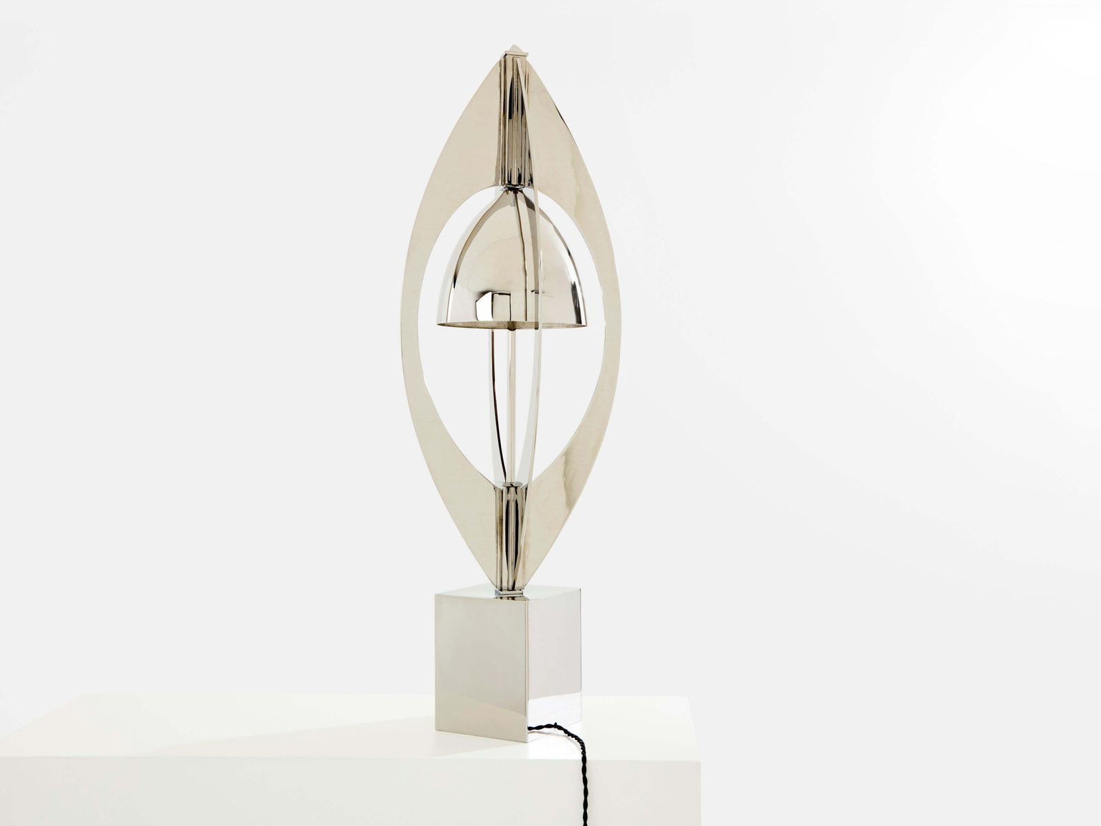 Lampe Ogive en métal nickelé, Jacques Charles pour Maison Charles, 1965 photo furniture