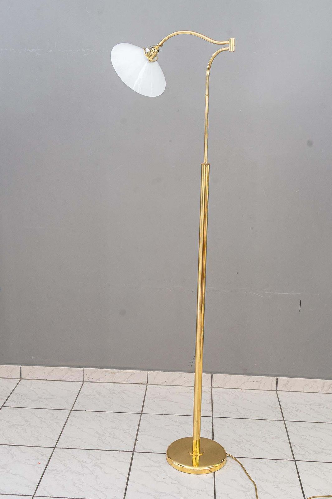 photo vintage Sviweling And Hight Adjustable Art Deco Floor Lamp Vienna Around 1920s