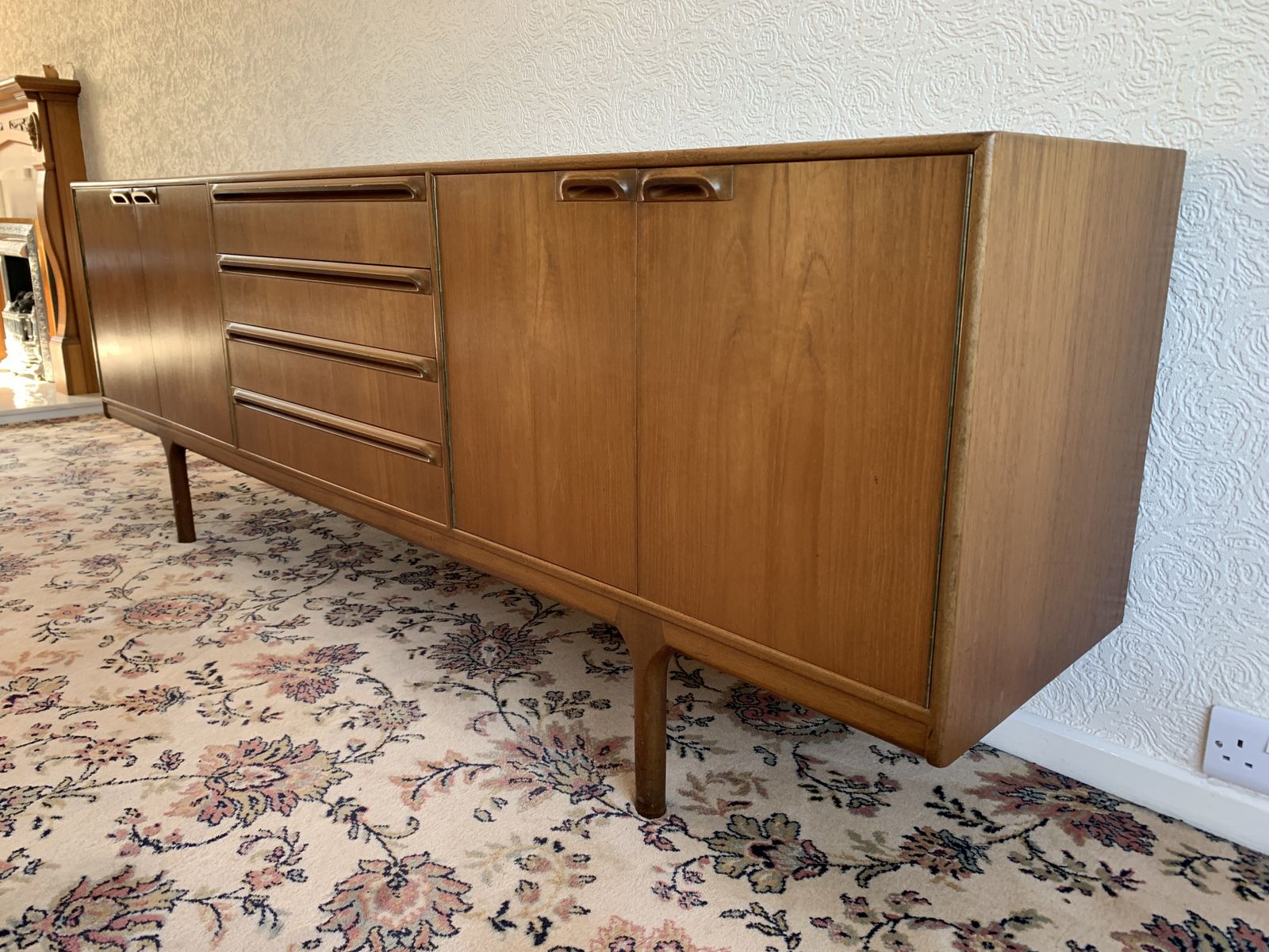 photo vintage Mid Century Dunbar Teak Sideboard By McIntosh Of Kirkcaldy.