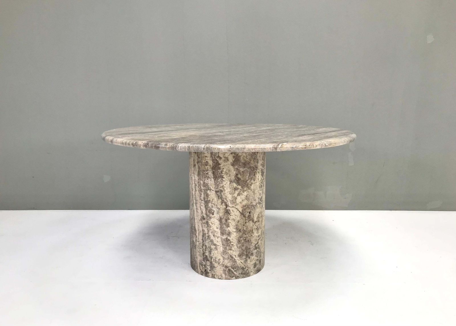 Grey / Beige Travertine Round Dining Table In The Manor Of Up&Up / Mangiarotti photo furniture