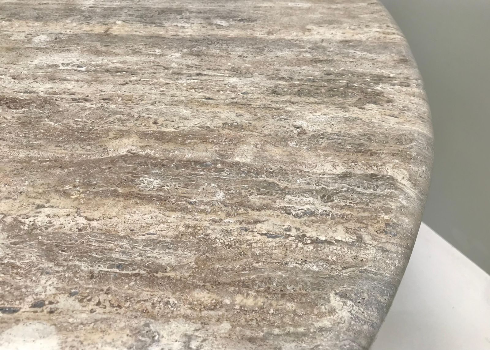 Grey / Beige Travertine Round Dining Table In The Manor Of Up&Up / Mangiarotti photo vintage
