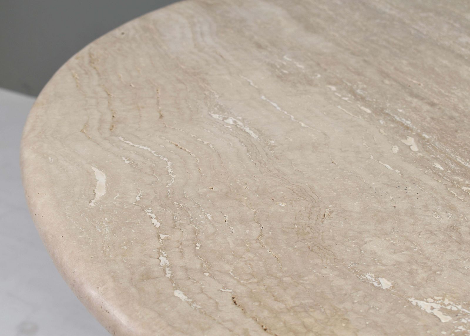 Exquisite Round Travertine Dining Table In The Manor Of Angelo Mangiarotti/Up&Up photo vintage