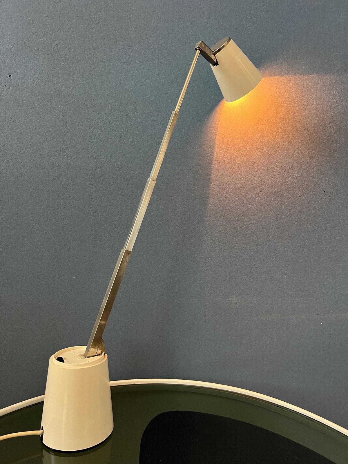 Vintage Beige Telescopische Bureaulamp Van Eichhoff photo Verlichting