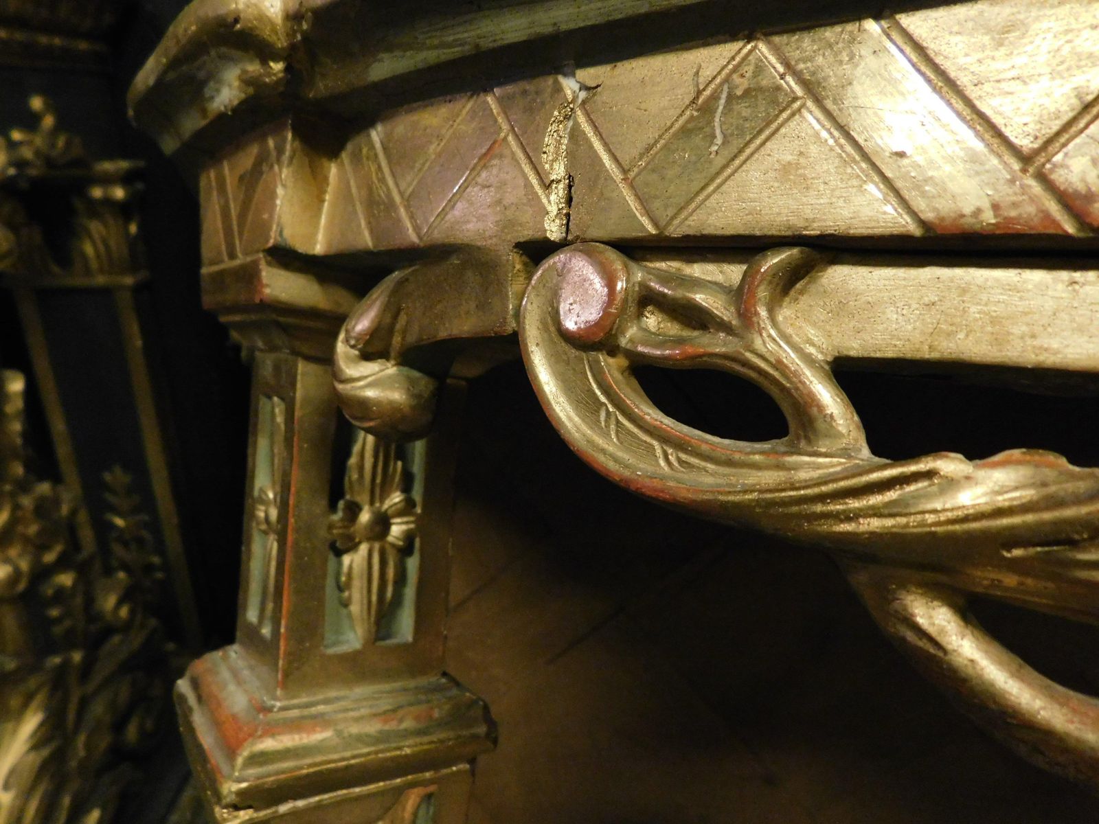 1890.0 Console Table Carved In A Drop Shape In Lacquered And Gilded Wood, Italy photo