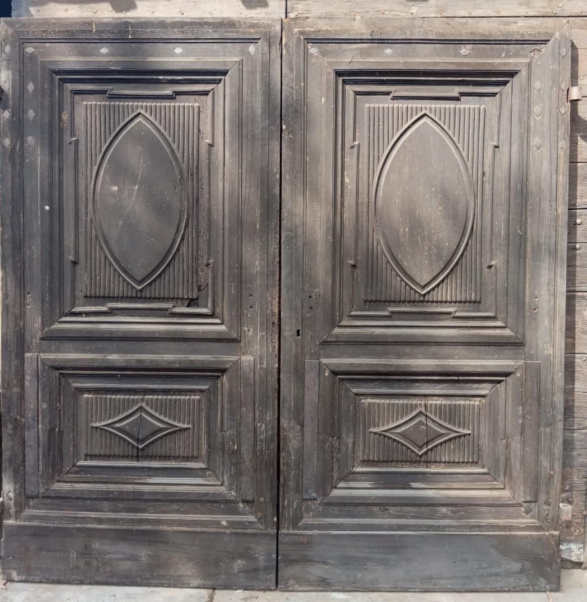 Big Entrance Main Door In Carved Walnut Wood, Italy photo Home Fixtures
