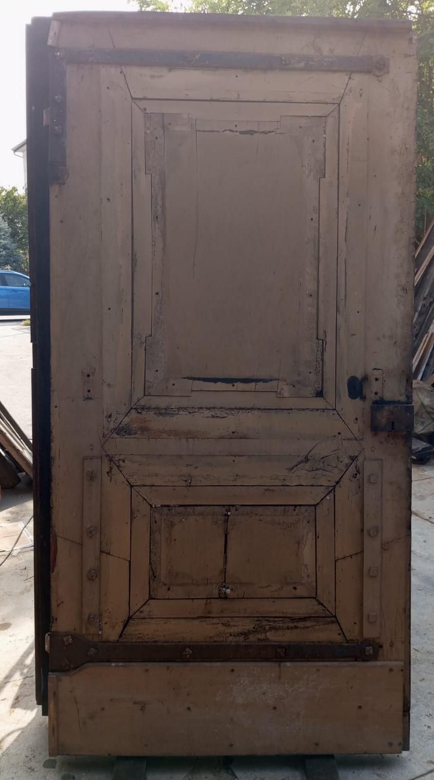 Big Entrance Main Door In Carved Walnut Wood, Italy photo vinterior