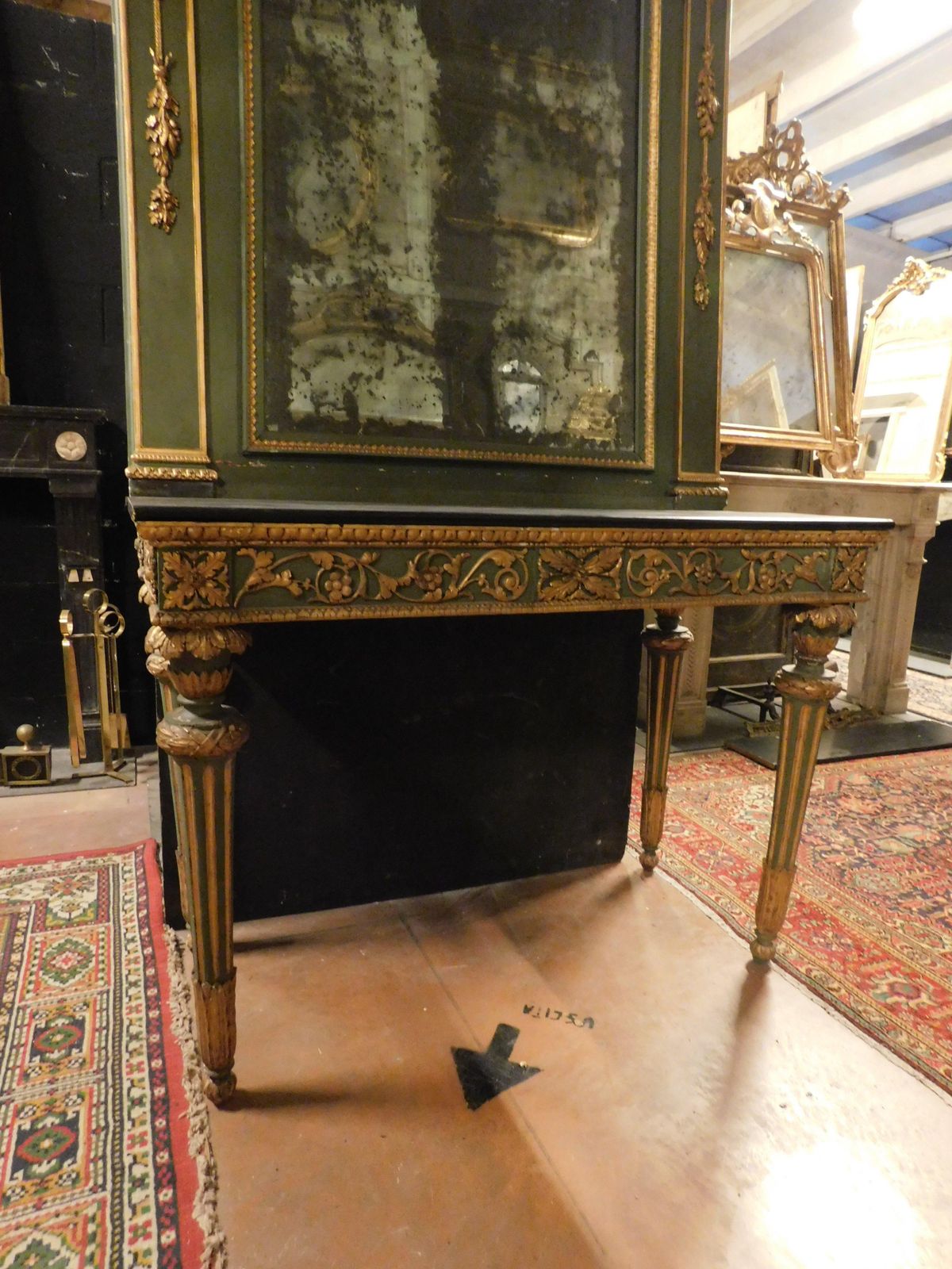 photo vintage Green And Gold Lacquered Console Complete With Mirror And Table, France