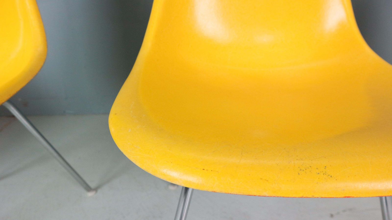 Charles & Ray Eames Set Of 4 Yellow "H Base" Chairs For Herman Miller, 1960 photo vintage