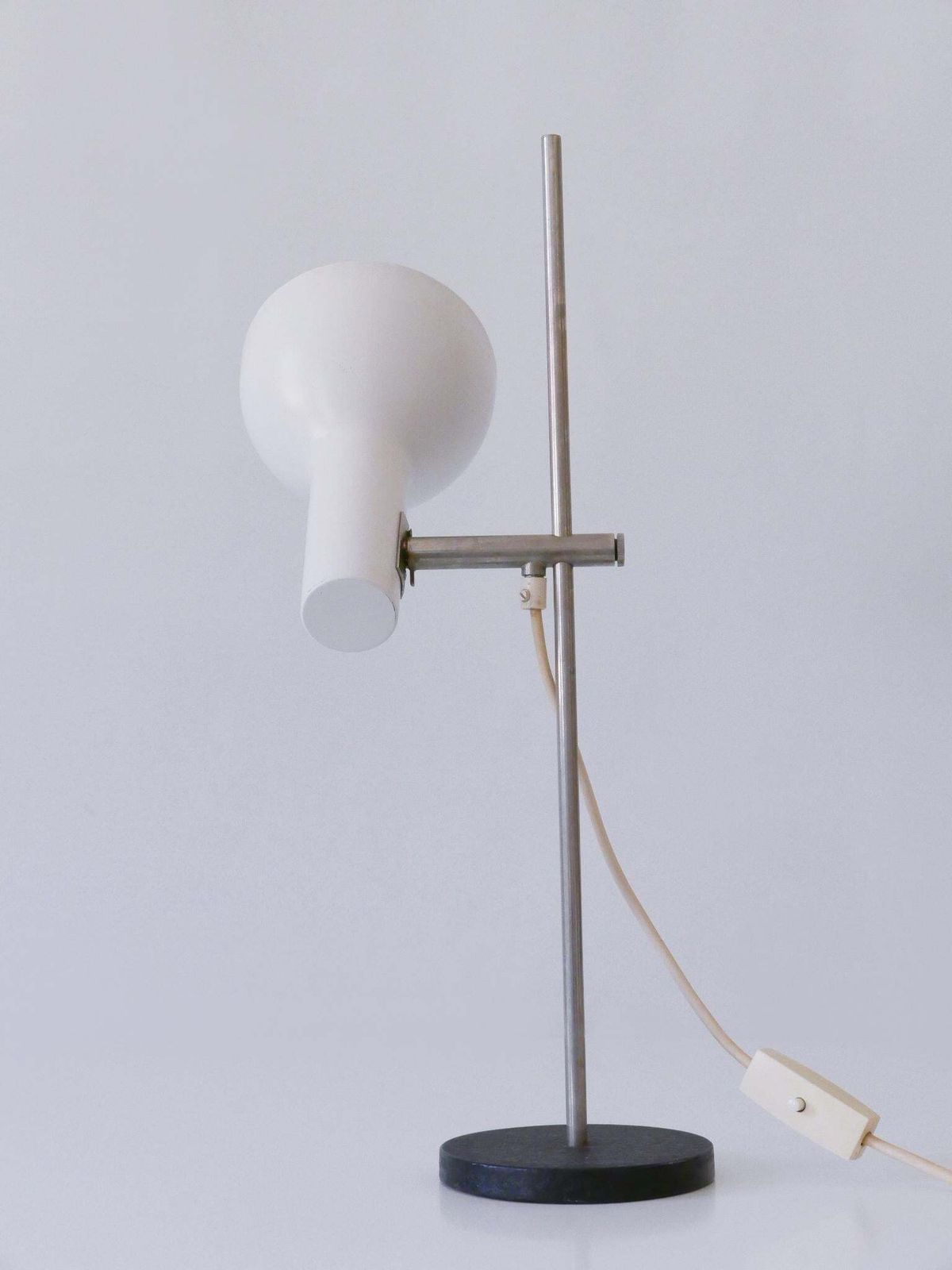 photo vintage Adjustable Minimalistic Mid Century Modern Desk Light By Gebrüder Cosack 1960s