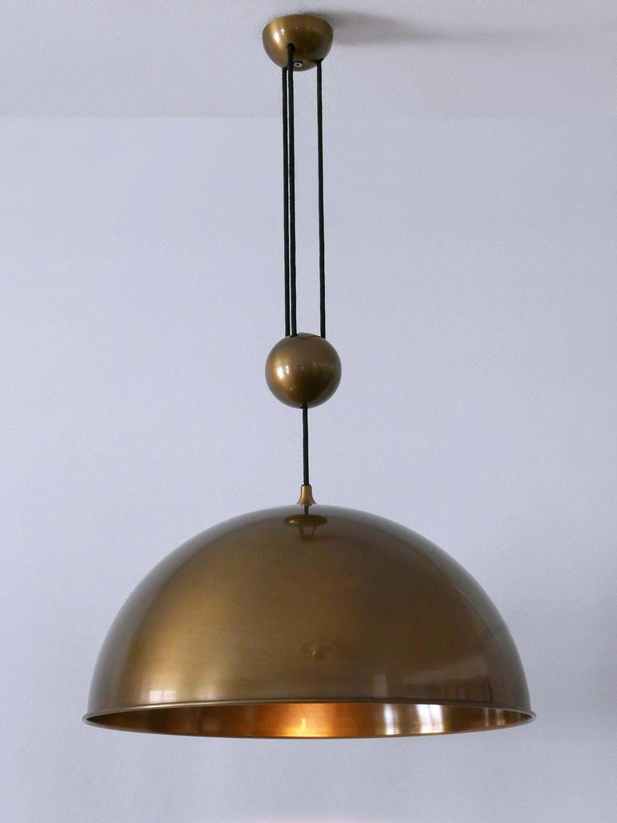Large & Elegant Mid Century Counterweight Brass Pendant Lamp By Florian Schulz photo for sale